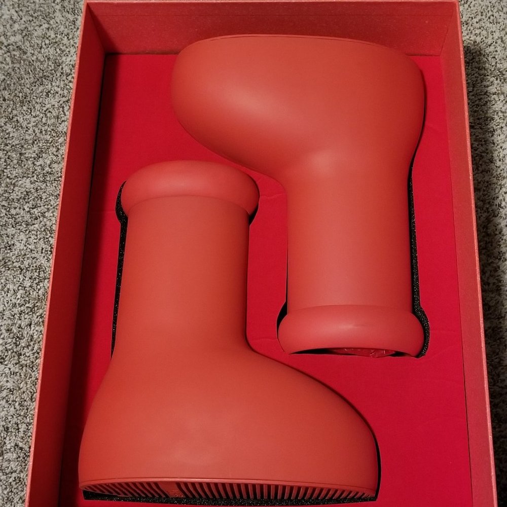 MSCHF BIG RED BOOT
